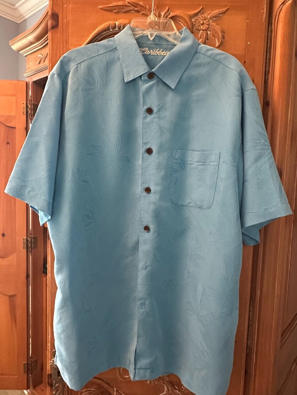 Caribbean Men's shirt size XL